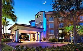 Holiday Inn Express & Suites Naples Downtown - 5Th Avenue, An Ihg Hotel